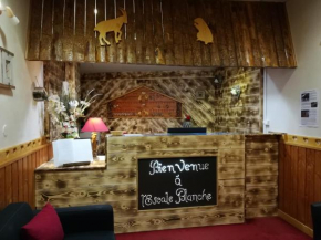 Отель Hôtel L'Escale Blanche, Ле Орр